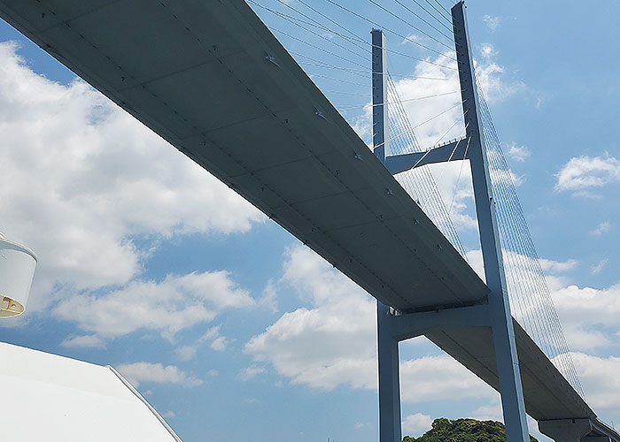 長崎→五島列島へはフェリーがおすすめ-出航してすぐの橋