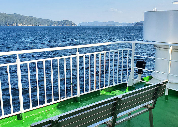 長崎→五島列島へはフェリーがおすすめ-船上デッキ