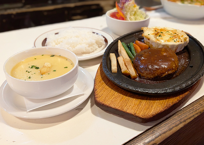 まさに大人のお子様ランチ！「ハンバーグとマカロニグラタン」