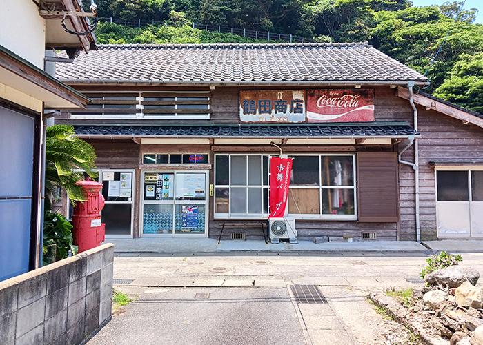 五島の玉之浦町にある鶴田商店のランチは完売が相次ぐカレーとミートソーススパゲティがおすすめ
