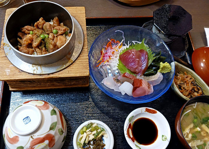 いけす割烹 心誠　地鶏釜飯セット