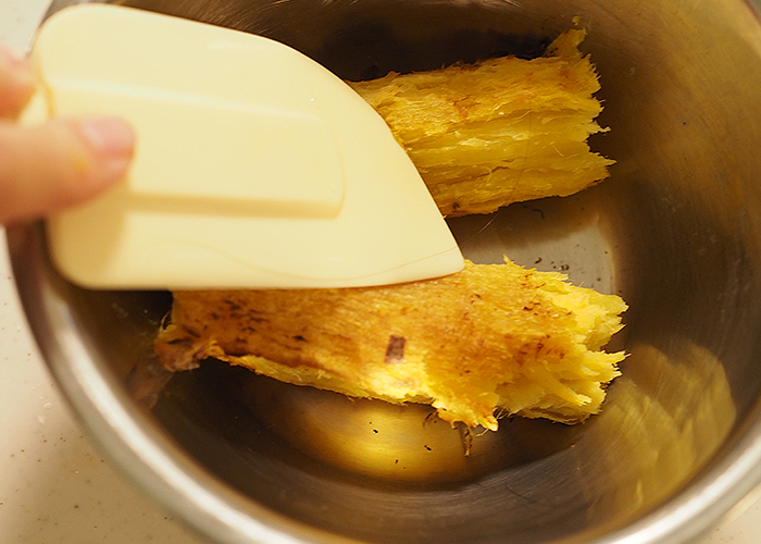 低糖質高タンパク質のスイートポテトレシピ-焼き芋を崩す