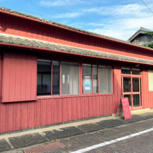 五島・富江町の小さな図書館とカフェ「さんごさん」へ行ってみた