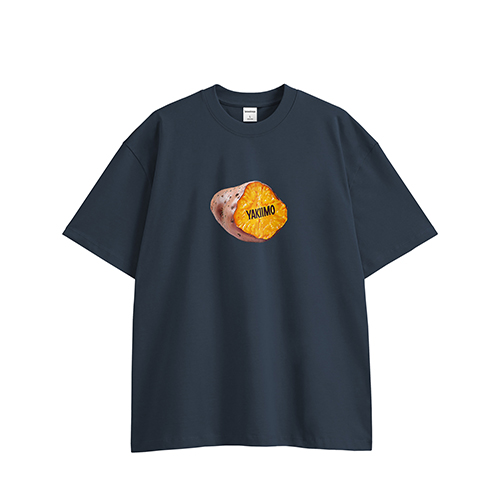 焼き芋のイラストのTシャツで「YAKIIMO」文字入り