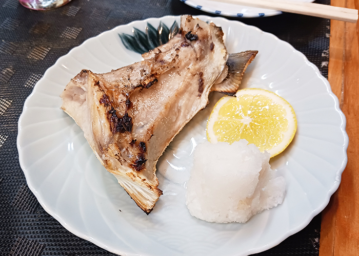 ブリカマの塩焼き