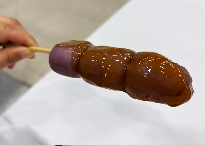 「紫芋の団子（みたらし）」