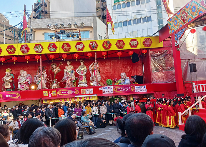 湊公園特設会場で皇帝パレード