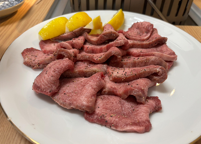 五島の新店「炭焼厨房やまだ」のタン