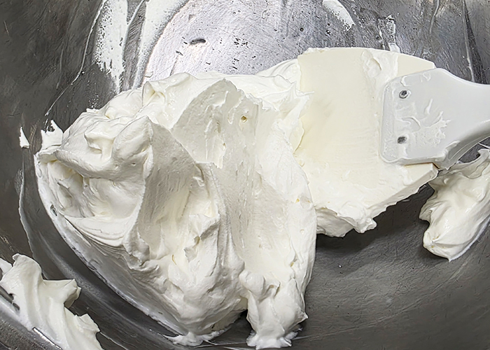 モンブランに使用する生クリーム