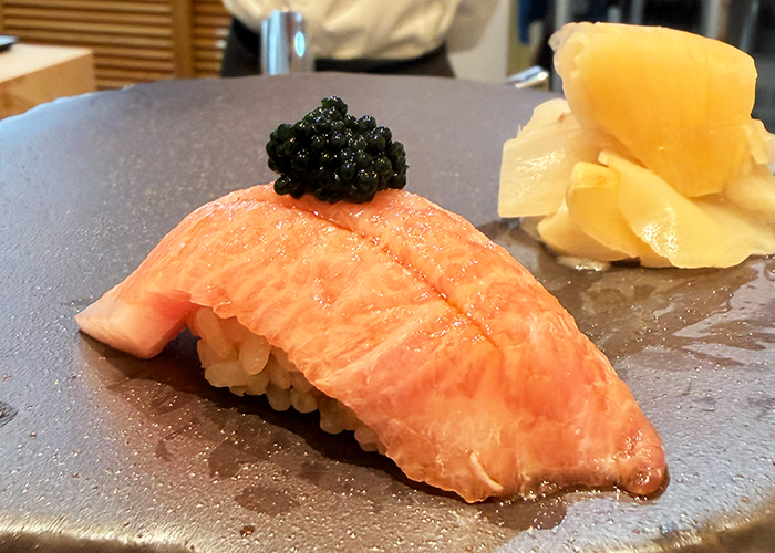 大トロの上にはキャビア