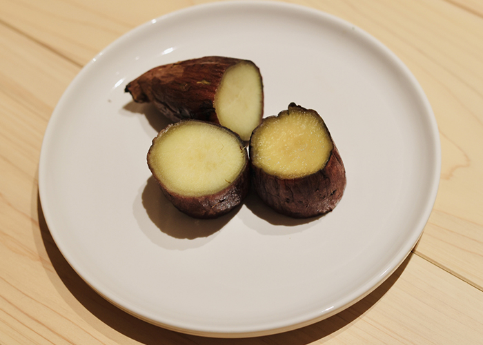 焼き芋を食べるタイミングは朝食や昼食の主食と置き換える方法
