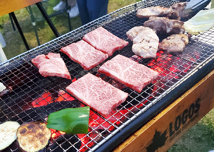 五島牛・五島豚・鶏肉の3種類に、旬野菜の盛り合わせ
