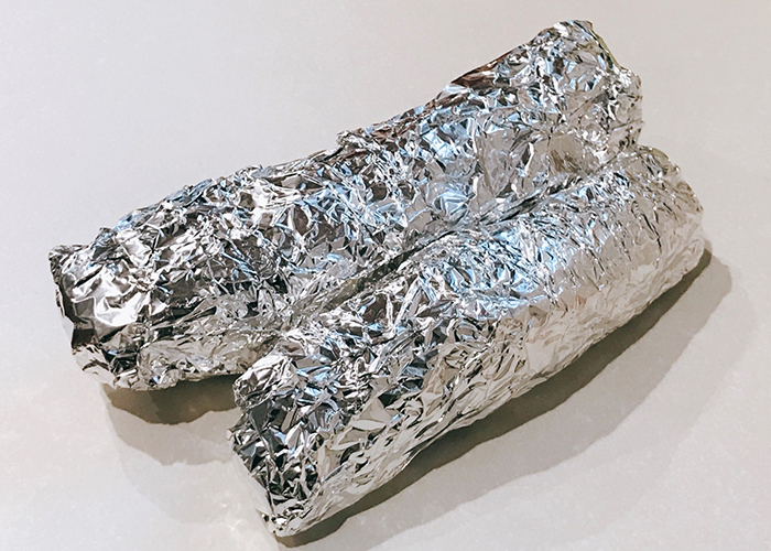 必要な道具はアルミホイルと竹串