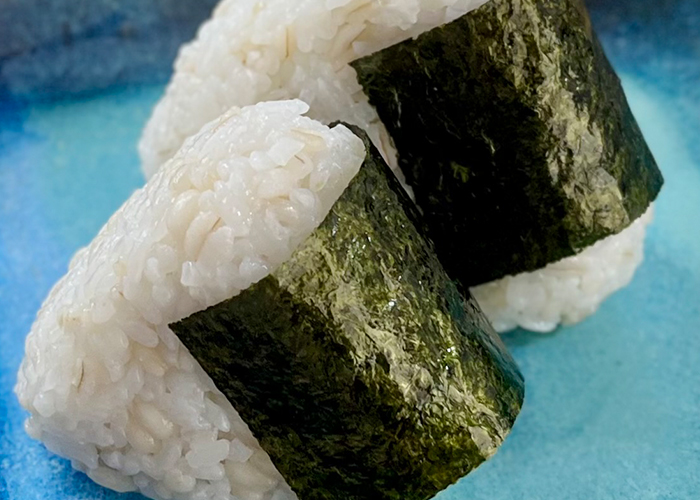 コンビニで買える最強の腸活食べ物ランキング-3位もち麦入りおにぎり