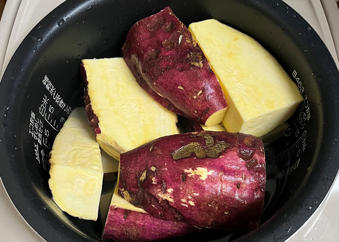 ステップ2：炊飯釜に材料を入れる