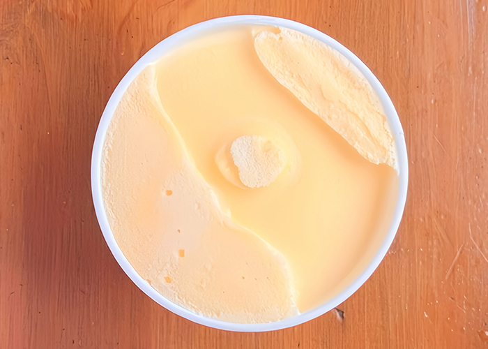 バニラアイスを乗せて贅沢スイーツに