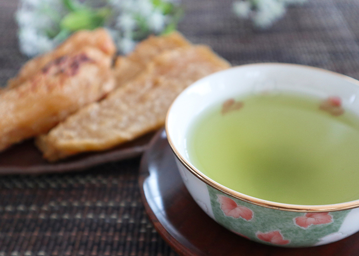 干し芋ダイエットの正しいやり方水分補給も忘れずに 水やお茶と一緒に