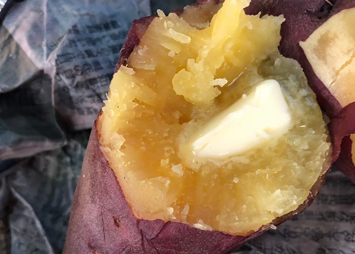 焼き芋にバターやアイスのトッピングはカロリー過多に