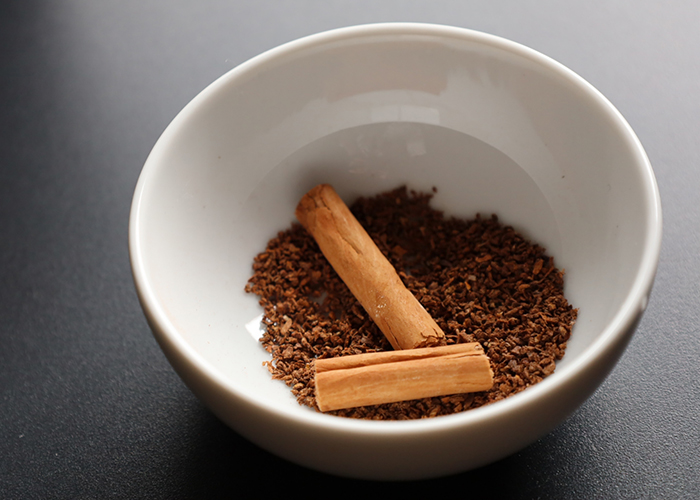 焼き芋アレンジ-シナモンを振って大人な味わいに