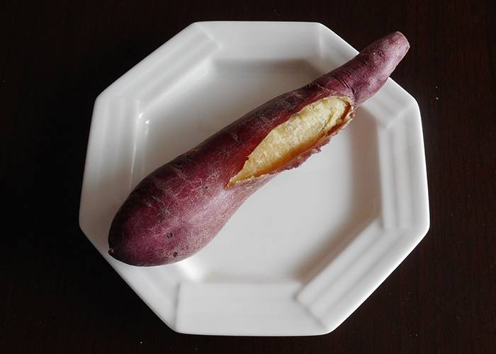 焼き芋風に仕上げるレンジ活用術