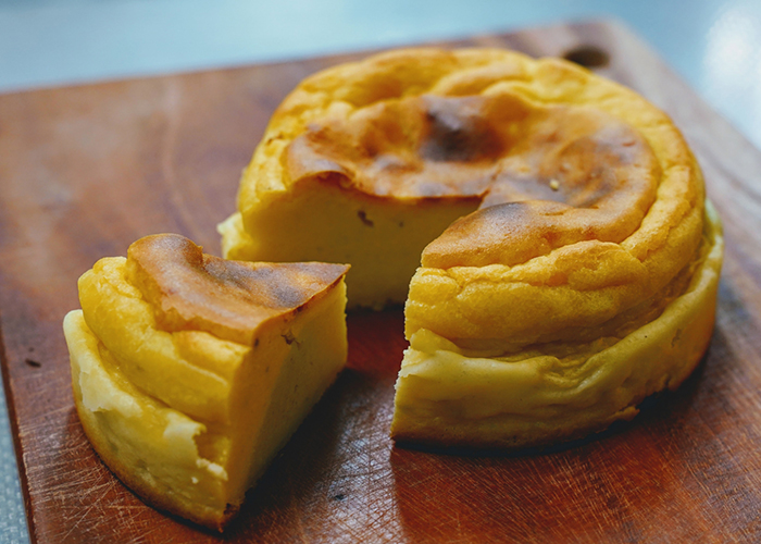 さつまいもとホットケーキミックスの炊飯器ケーキ