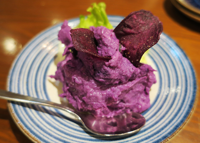 紫色のポテトサラダ