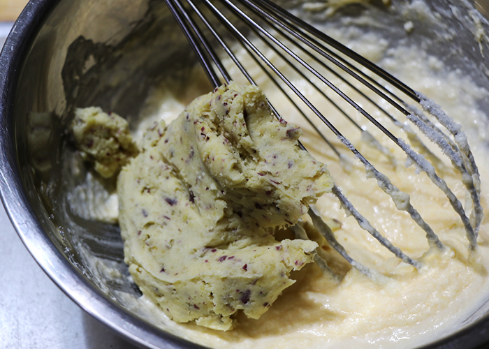 ペーストと液体を加える②