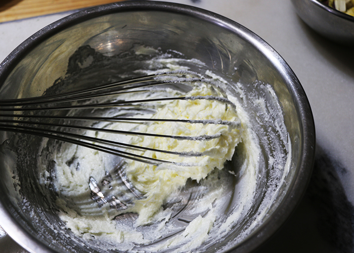 バターを混ぜる