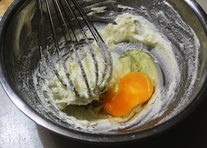 バターと卵の混ぜ方 分離させないコツ