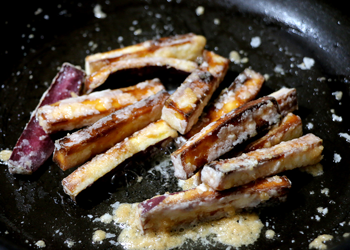 熱いうちに味を絡める