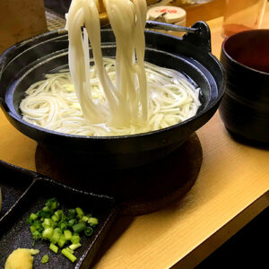 なぜ細いのにコシがある？椿油が決め手の「五島うどん」の魅力を徹底解剖！