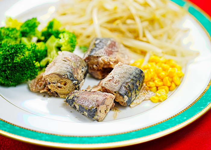 サバ缶とブロッコリーの和え物