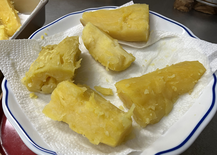 必ず加熱して柔らかくしてから与える