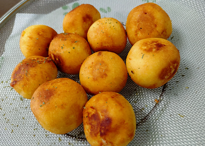 とろーりチーズが美味しいコグマチーズボール