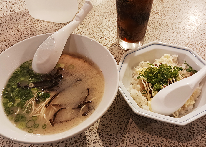 志田山ラーメン　火曜日限定「塩豚骨」と絶品「マヨチャー丼」