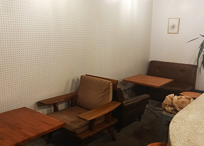 志田山ラーメン　ソファー席