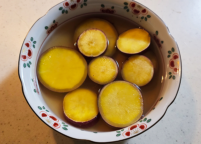 【さつまいも甘露煮】熱が終わった後、ラップをしたまま常温になるまで放置