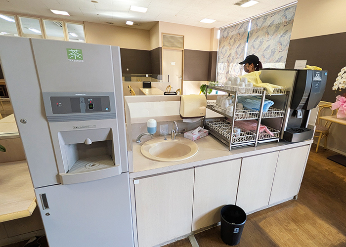 五島のBLOSSOM-お茶とお水はセルフサービス