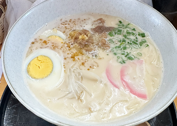 五島うどんのとんこつ