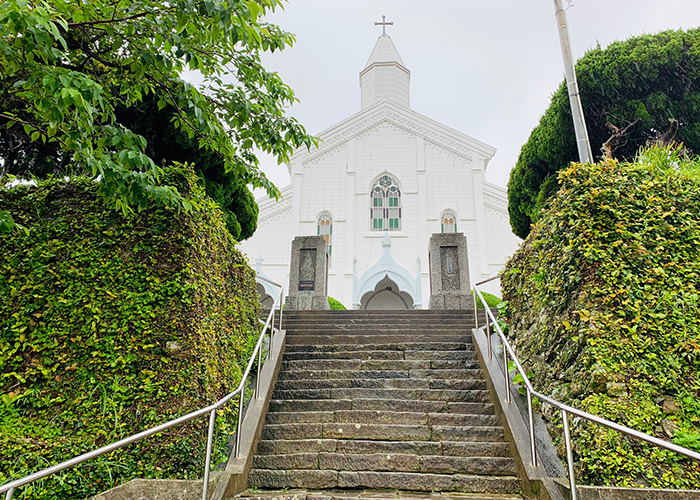 水ノ浦教会の白亜の建築美