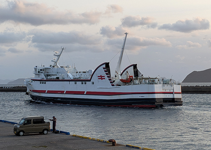 カーフェリー「万葉」