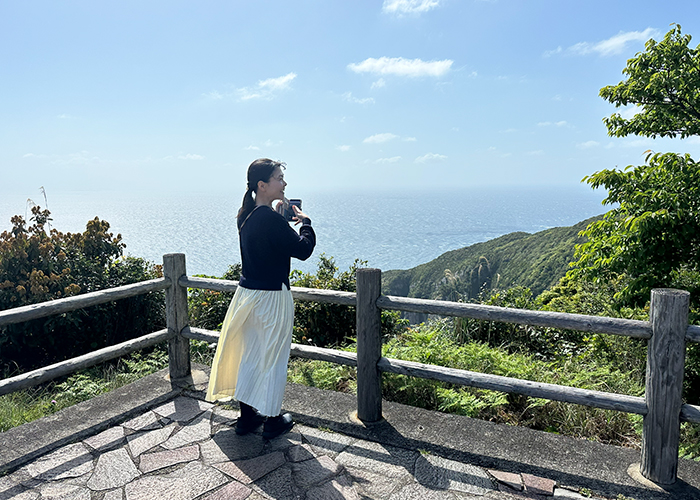 断崖絶壁と東シナ海の壮大な大パノラマ