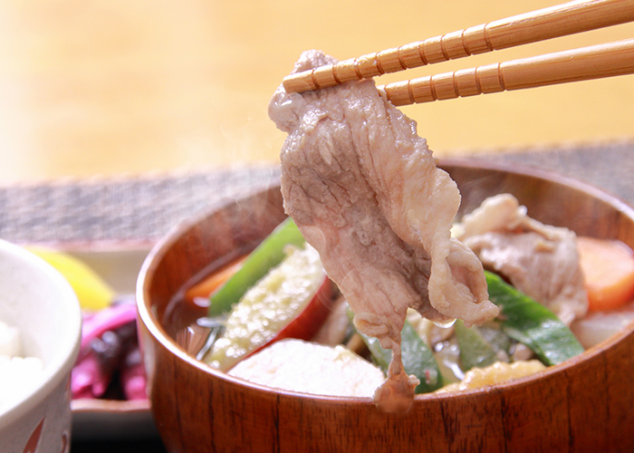 栄養満点 さつまいもと豚肉の味噌汁