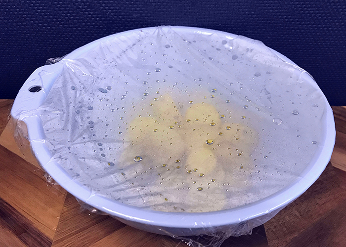 電子レンジで手軽に柔らかく加熱する手順